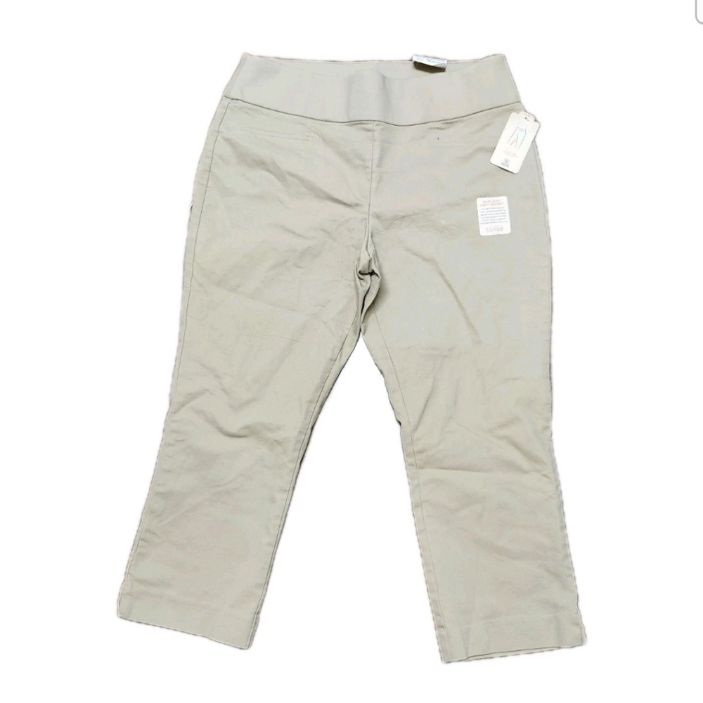 NWT St. Johns Bay Womens Easy Fit Secretly Slender Mid Rise Capri Size 12 Khaki